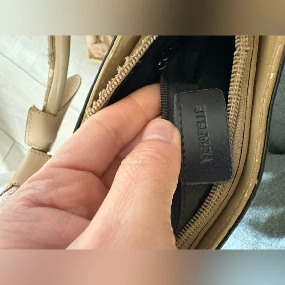 Daniela Moda Black and Beige Leather Handbag - Picture 7 of 8